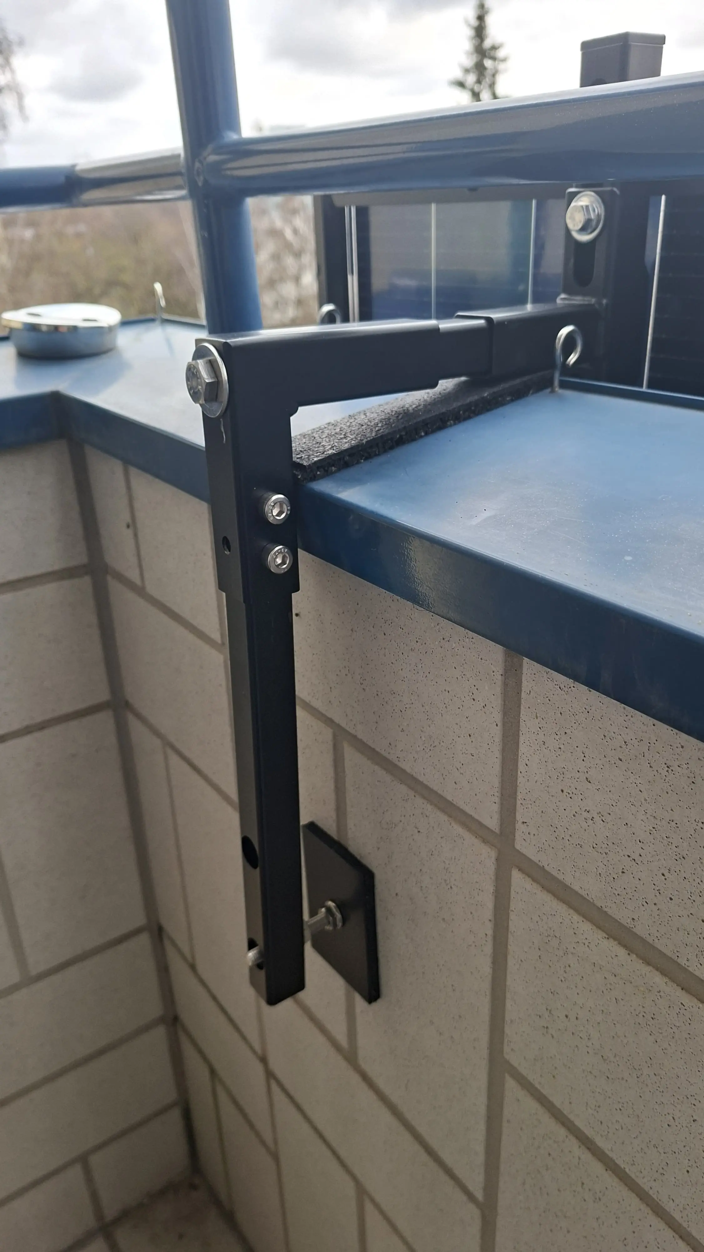 Betonbalkon Projekt 3 Detailansicht seitlich